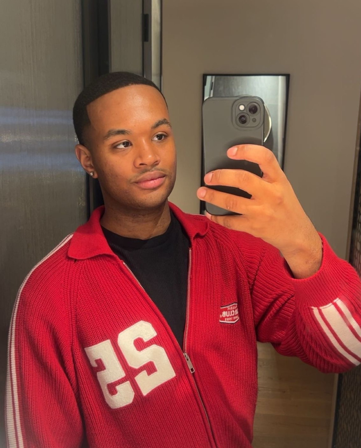 Illian, le coiffeur et fondateur de Twistby